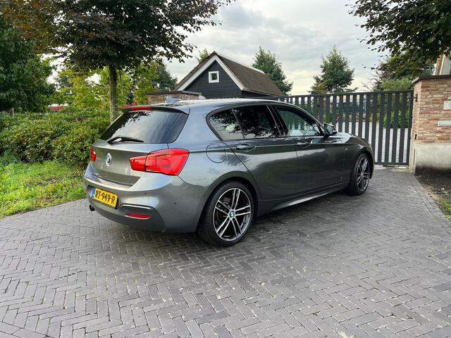 BMW 1-SERIE 118i Corporate Lease Executive M-Pakket | Automaat | Camera | Apple CarPlay