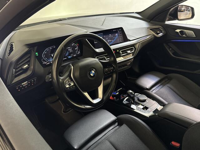 BMW 1-SERIE 118IA 140PK HIGH EXECUTIVE SPORT/NAVI/LED/CARPLAY