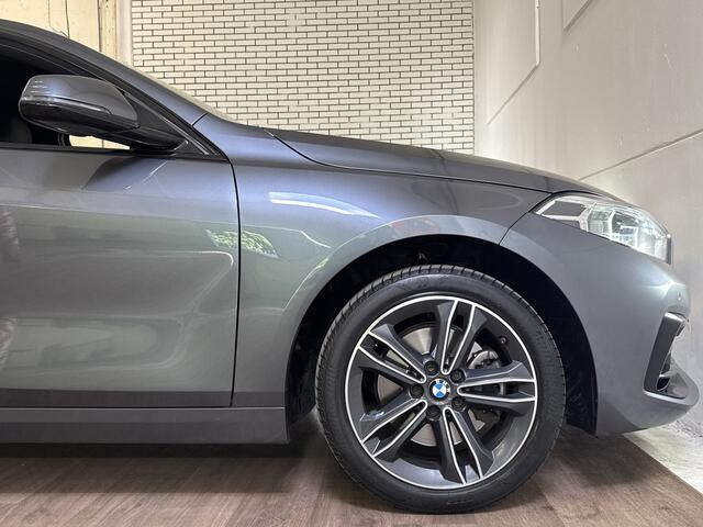 BMW 1-SERIE 118IA 140PK HIGH EXECUTIVE SPORT/NAVI/LED/CARPLAY