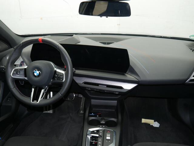 BMW 1-SERIE M135 xDrive | CoPilot | Head-Up | Memory | Harman Kardon |