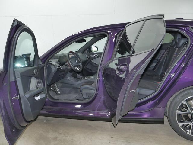 BMW 1-SERIE M135 xDrive | CoPilot | Head-Up | Memory | Harman Kardon |