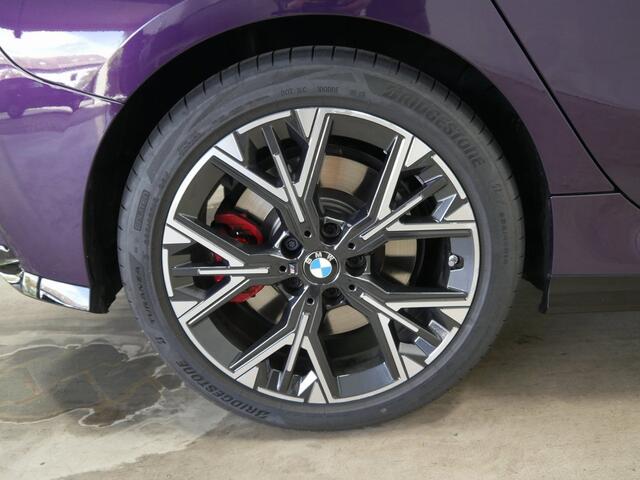 BMW 1-SERIE M135 xDrive | CoPilot | Head-Up | Memory | Harman Kardon |