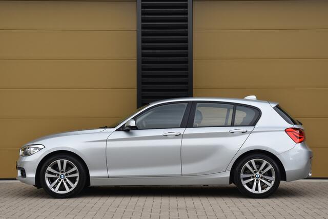 BMW 1-SERIE 120i High Executive * Sportstoelen * Trekhaak * LED * Dealeronderhouden *