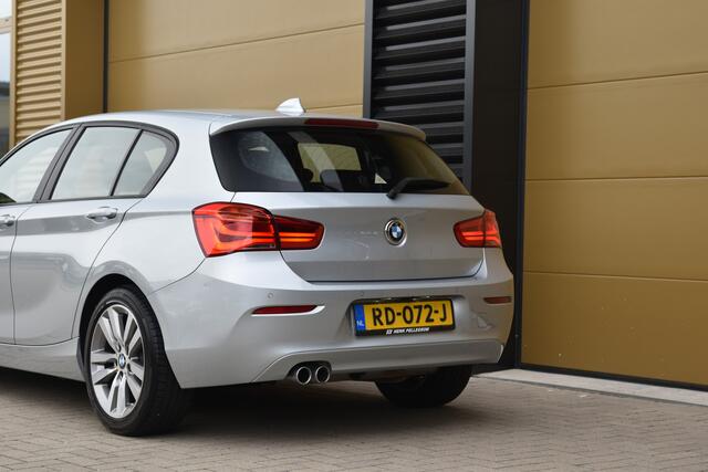 BMW 1-SERIE 120i High Executive * Sportstoelen * Trekhaak * LED * Dealeronderhouden *