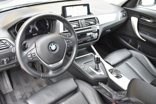BMW 1-SERIE 120i High Executive * Sportstoelen * Trekhaak * LED * Dealeronderhouden *