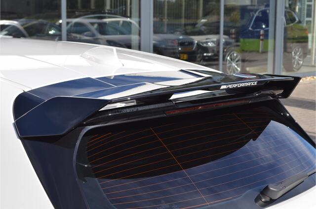 BMW 1-SERIE 118i M Sport | Kuipstoelen | Carplay | Dubbele uitlaat | Virtual cockpit | Stoelverwarming | NL auto