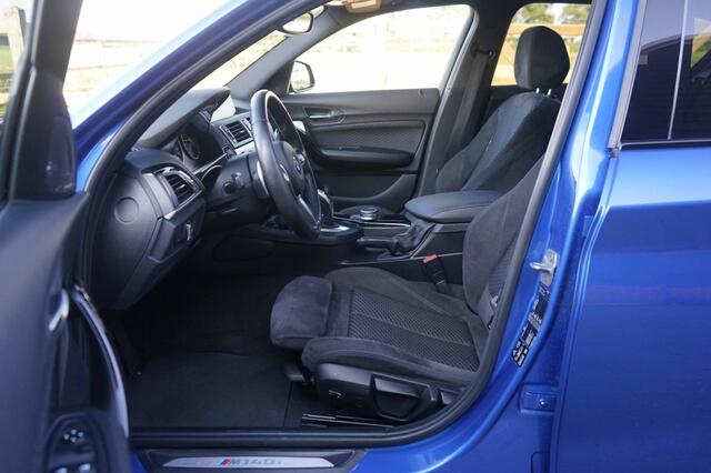 BMW 1-SERIE M140i xDrive 340PK/Pano/HK/RCam/B58