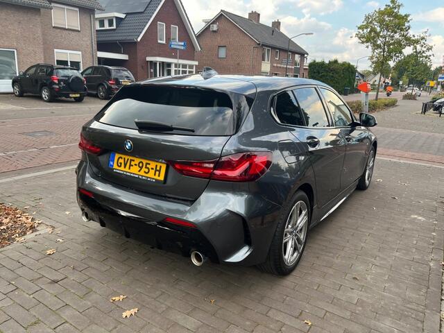BMW 1-SERIE 120I HIGH EXECUTIVE AUTOMAAT M-PAKKET / NAVI / DAB / 17'' LMV