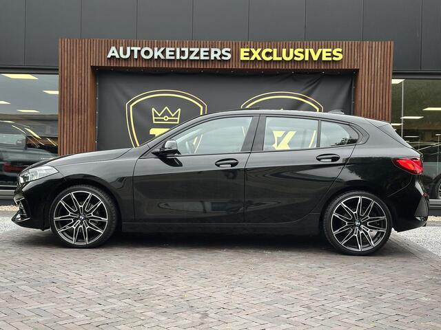 BMW 1-SERIE 118d M Pakket Panoramadak Cruise Leer Stoelverw. 19''LM