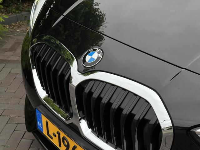 BMW 1-SERIE 118d M Pakket Panoramadak Cruise Leer Stoelverw. 19''LM