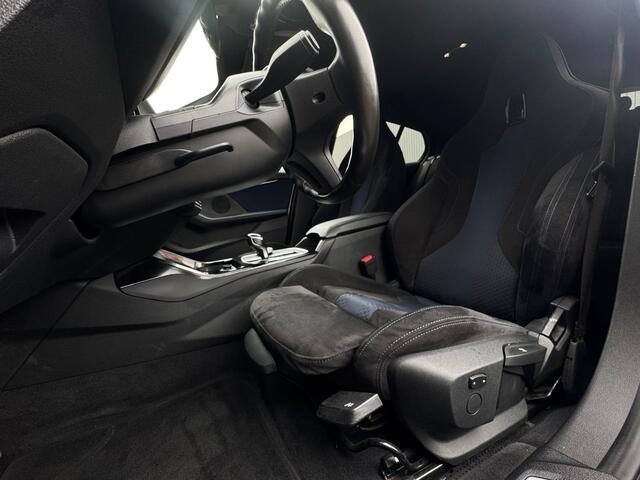 BMW 1-SERIE 118i 140PK Automaat M-Sport Shadow Schaalstoelen Stoelverwarming