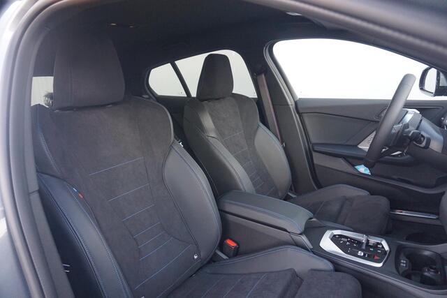 BMW 1-SERIE 120 M Sport Pro | Comfort Access / Elektrisch verwarmde voorstoelen / Sportstoelen / Achteruitrijcamera