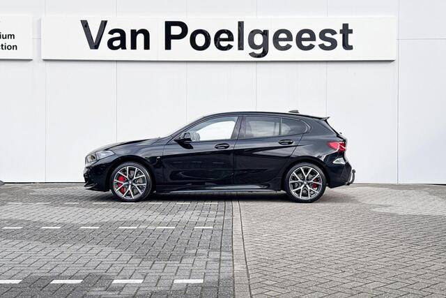 BMW 1-SERIE 118i M Sport | Trekhaak | Voorstoelen verwarmd
