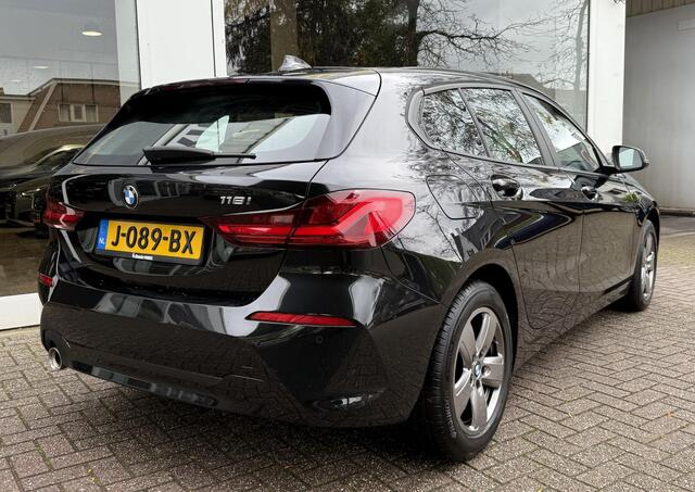 BMW 1-SERIE 118i Executive Edition |Carplay|PDC v+a|