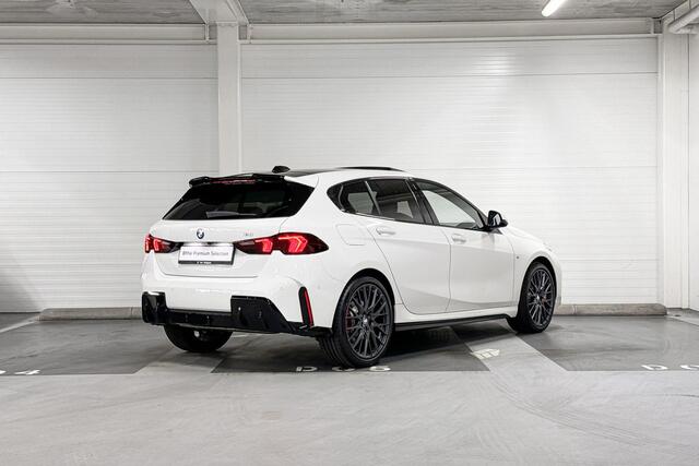 BMW 1-SERIE 120 | M-Sport Pro | Innovation Pack | Driving Assistant | Harman/Kardon | Panoramadak | Comfort Access