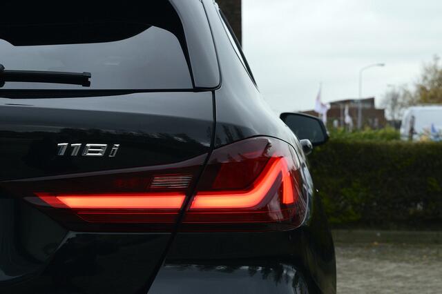 BMW 1-SERIE 118i M-Sport Rijklaarprijs-Garantie Leder Sport Interieur Navigatie Apple Carplay Led Airco
