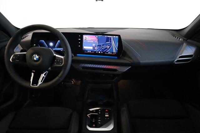 BMW 1-SERIE 120 M Sportpakket Pro | Premium Pack | Comfort Access | Fire Rot Metallic