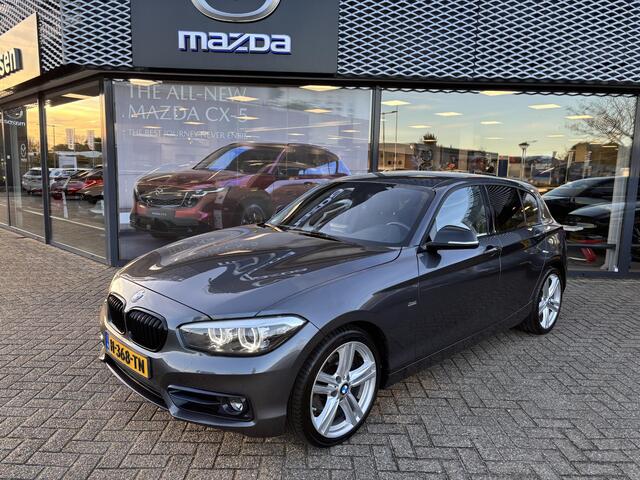BMW 1-SERIE 120i Sport Line 184PK , Trekhaak, Navi, PDC, Cruise, Bluetooth, LMV 18 Inch, Stoelverwarming