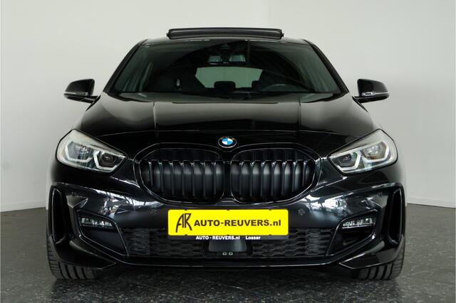 BMW 1-SERIE 120i M-Sport / Opendak / Kuipstoel / LED / Cam / CarPlay