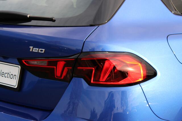 BMW 1-SERIE 120 M Sport Automaat / Sportstoelen / Achteruitrijcamera / M Adaptief onderstel / Stoelverwarming