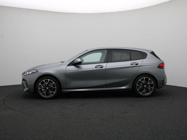 BMW 1-SERIE 120 M Sportpakket | Premium Pack | Stuurwielrand Verwarmd | Comfort Access | Driving Assistant | 18''
