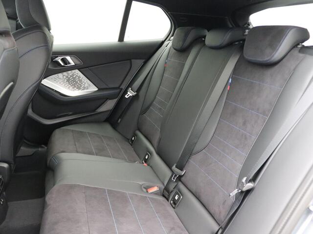 BMW 1-SERIE 120 M Sportpakket | Premium Pack | Stuurwielrand Verwarmd | Comfort Access | Driving Assistant | 18''