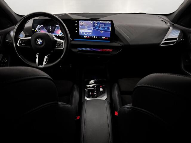 BMW 1-SERIE 120 M Sport Half leder, 360 Camera, Navi, Keyless start, Head-up display, Cruise control adaptief, 3 jaar garantie