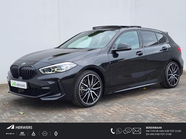 BMW 1-SERIE 118i Automaat / Dealer Onderhouden / M-Sport / Navigatie / Schuif- en Kantel Dak / Harman Kardon / Sportstoelen / Achteruitrijcamera / Head- up display / Apple Carplay & Android Auto /