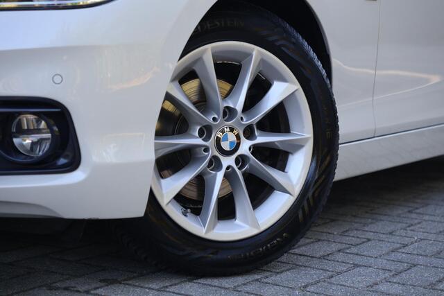 BMW 1-SERIE 118i Corporate Lease Executive Sportline, LED, Hydro-besturing, Cruise Control, DAB, Lichtpakket, Navigatie, Automatische Airco, Nederlands, etc.