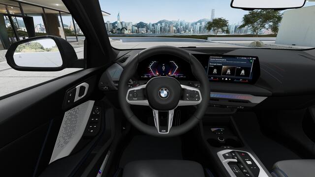 BMW 1-SERIE 120 M Sport Automaat / Sportstoelen / Achteruitrijcamera / M Adaptief onderstel / Parking Assistant / Stoelverwarming