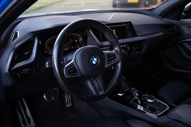 BMW 1-SERIE 120i M-sport , Apple Carplay/Android, Stoelverwarming, Navigatie,