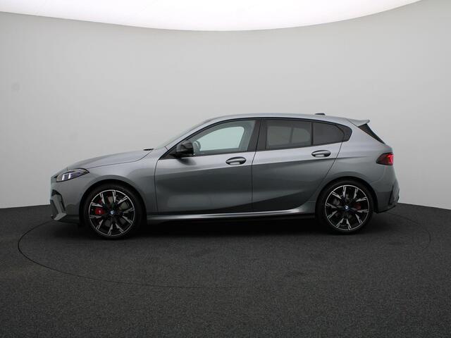 BMW 1-SERIE 120 M Sportpakket Pro | Premium Pack | Comfort Access | Driving Assistant | Parking Assistant | Harman Kardon | 19''