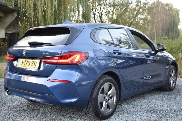 BMW 1-SERIE 118IA 140PK AUT. EXECUTIVE EDITION HEAD-UP/NAVI/CAMERA