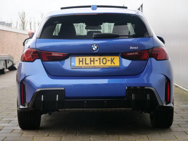 BMW 1-SERIE 120 150 Pk Automaat Navi / DAB / Schuifdak / Apple carplay / Camera