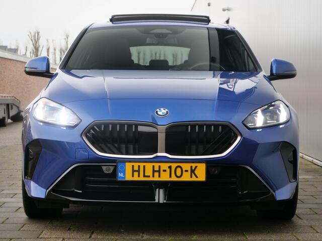 BMW 1-SERIE 120 150 Pk Automaat Navi / DAB / Schuifdak / Apple carplay / Camera