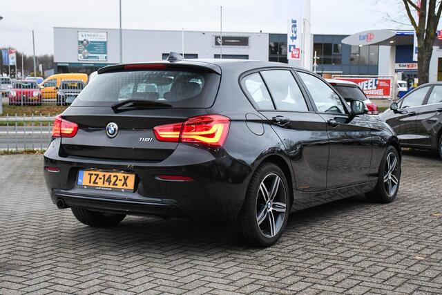 BMW 1-SERIE 118i Corporate Lease Executive NAVIGATIE/ DAB/ LED