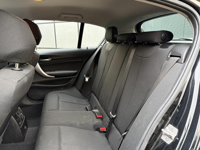 BMW 1-SERIE 118i Centennial Executive | Navigatie | Parkeersensoren Achter | Cruise Controle |