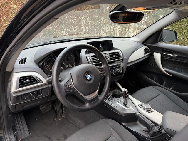 BMW 1-SERIE 118i Centennial Executive | Navigatie | Parkeersensoren Achter | Cruise Controle |