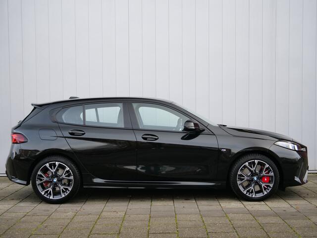 BMW 1-SERIE 116 automaat 123pk M Sportpakket Pro Stoelverwarming / Camera / Keyless entry