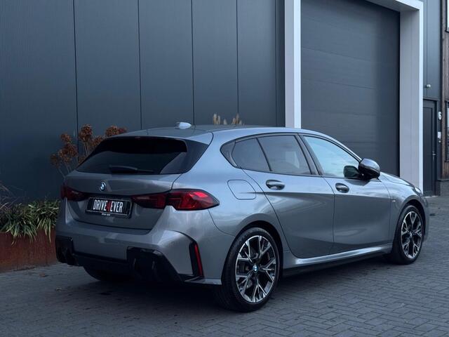 BMW 1-SERIE 120i M PACK 2025 LEDER SPORTVELGEN H&K LED WIDESCREEN
