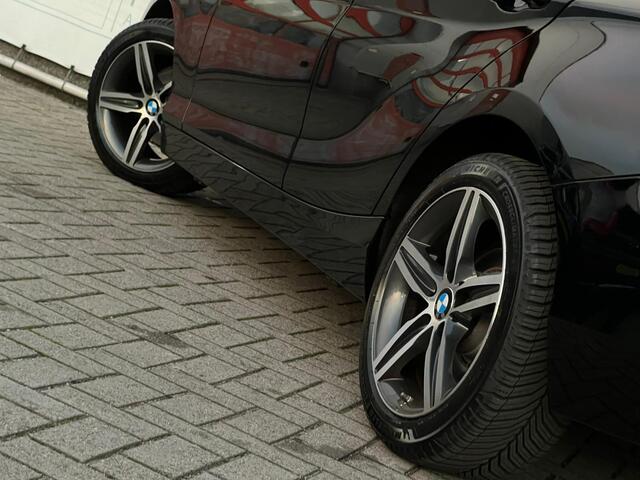 BMW 1-SERIE 118i Sport Line Edition NL AUTO | SPORTSTOELEN | CAMERA STOELVERW | GROOT NAVI