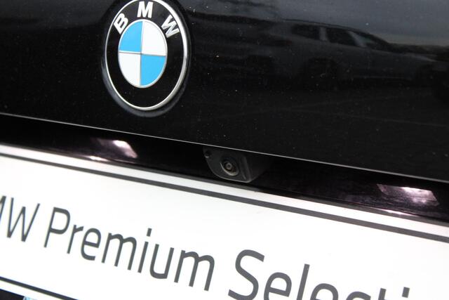 BMW 1-SERIE 120 M Sport Automaat / Sportstoelen / Achteruitrijcamera / Adaptieve LED / M Adaptief onderstel / Comfort Access / Stoelverwarming / Parking Assistant