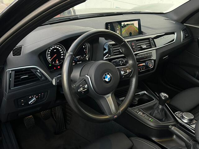 BMW 1-SERIE 118i Sport Line Edition NL AUTO | SPORTSTOELEN | CAMERA STOELVERW | GROOT NAVI