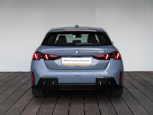 BMW 1-SERIE 120 | M Sportpakket | Driving Assistant | Achteruitrijcamera | Stoelverwarming | PDC | 18''
