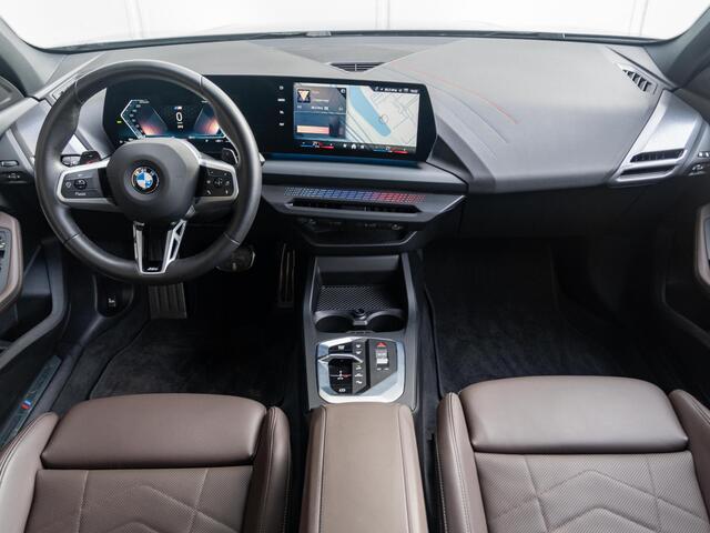 BMW 1-SERIE 120 | M Sportpakket | Driving Assistant | Achteruitrijcamera | Stoelverwarming | PDC | 18''