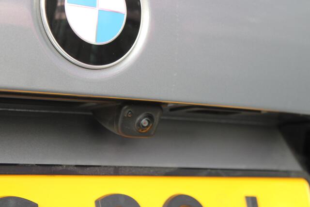 BMW 1-SERIE 120 M Sport Automaat / Panoramadak / Sportstoelen / Adaptieve LED / M Adaptief onderstel / Comfort Access / Achteruitrijcamera