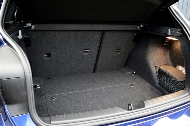 BMW 1-SERIE 118i Executive Rijklaarprijs-Garantie Navigatie Sport Interieur Airco Led