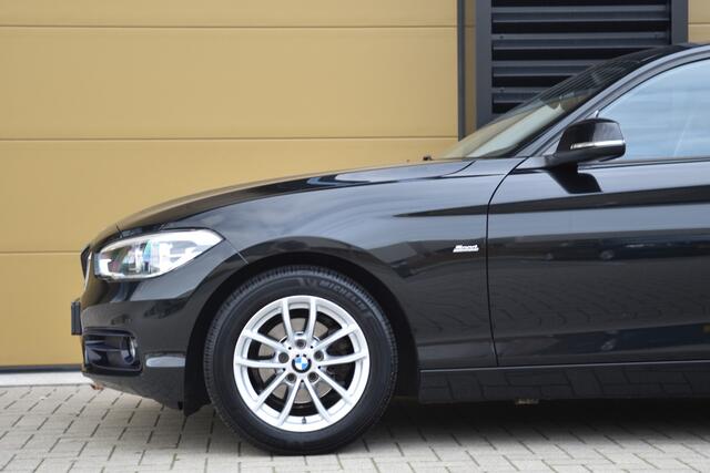 BMW 1-SERIE 118i Edition Sport Line * Sportstoelen * LED * Servotronic *
