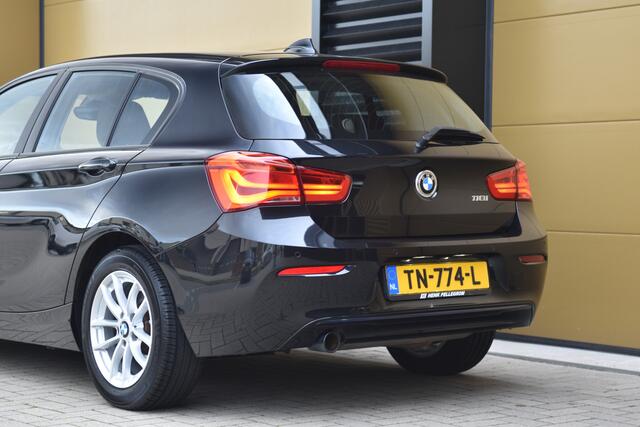 BMW 1-SERIE 118i Edition Sport Line * Sportstoelen * LED * Servotronic *