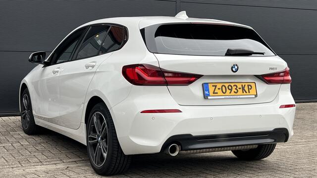 BMW 1-SERIE 118i High Exec | Navi | Cruise | Stoelverwarming